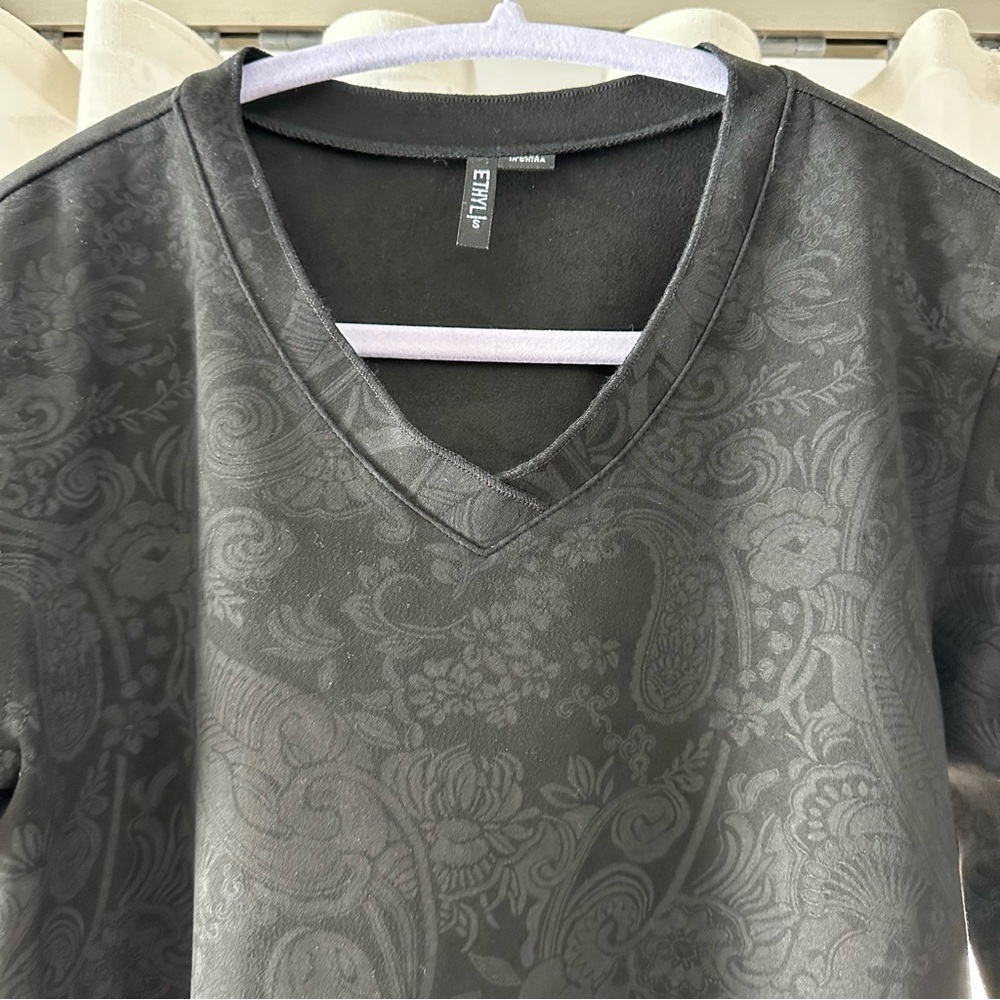 Ethyl Black V-Neck Women's Top Small